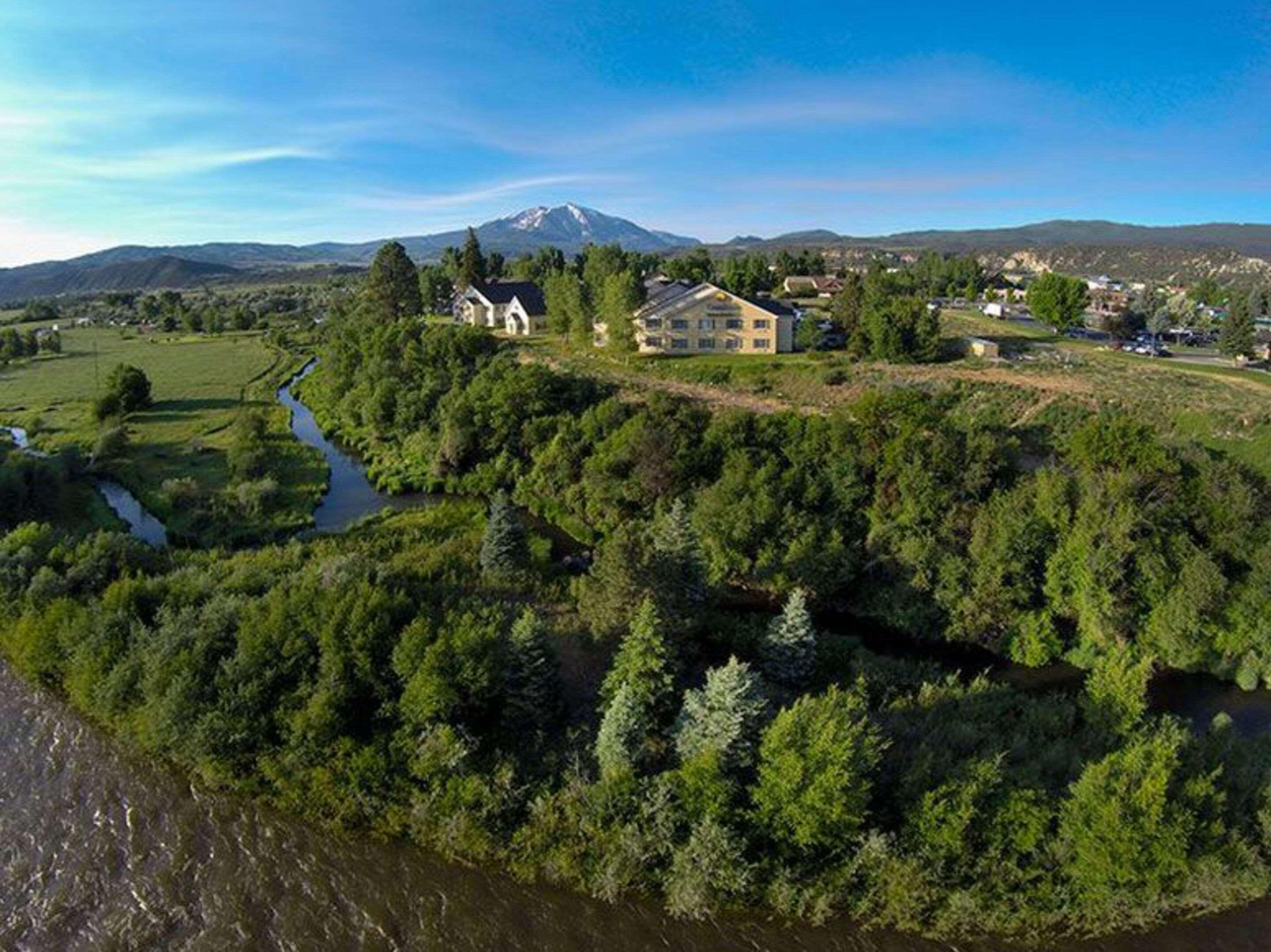 Comfort Inn & Suites Carbondale On The Roaring Fork Bagian luar foto